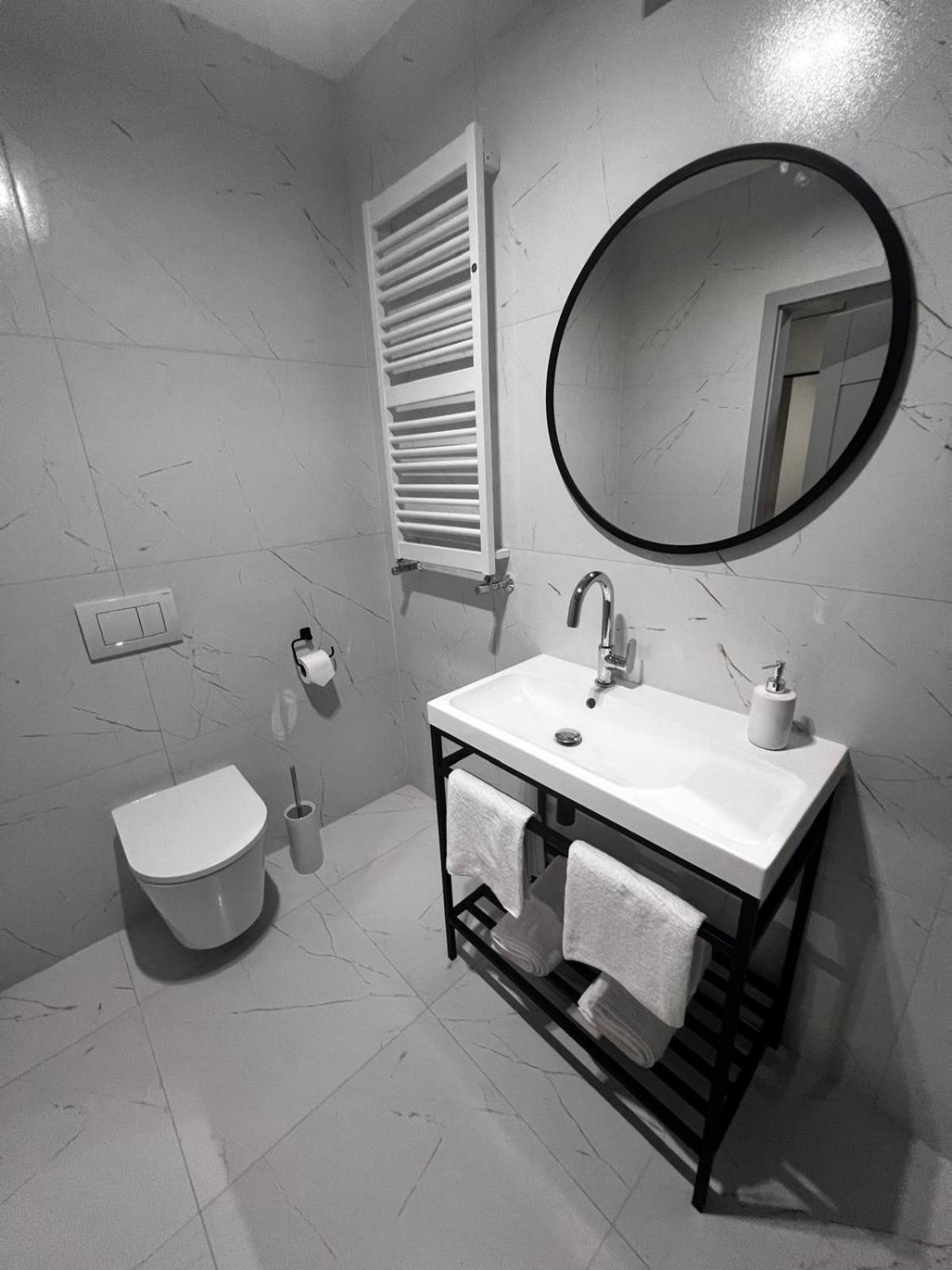 Apartamenty Sw Stanislawa Скерневице Экстерьер фото